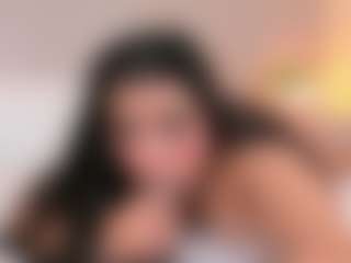 Spettacolo in cam dal vivo con Emma - Cute su Camsoda