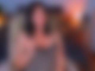 Keeeelly MILF webcam performer live streaming