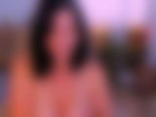 Keeeelly MILF webcam performer live streaming