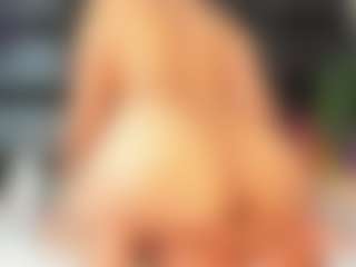 Maturedoly-1's Live Sex Cam Show