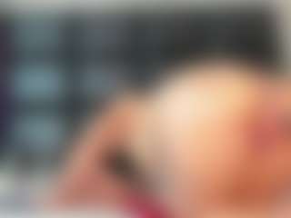 Live cam show with Maturedoly-1 - Average on AdultVida.com