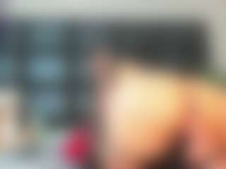 Maturedoly-1 MILF webcam performer live streaming