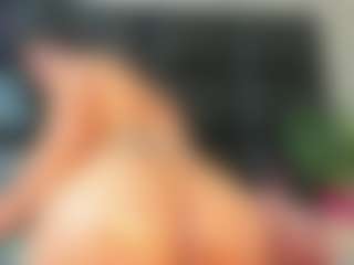 Maturedoly-1's Live Sex Cam Show