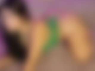Live cam show with Raven Stewart - Gagging on sexytreat.net