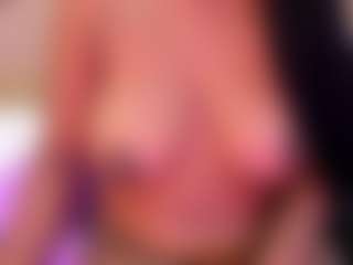 Live cam show with AlisonJaimes - Horny on AdultVida.com