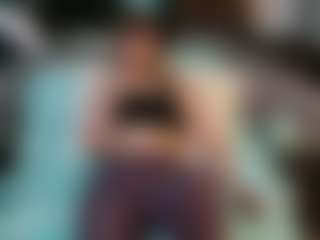 SaveTheBea's Live Sex Cam Show