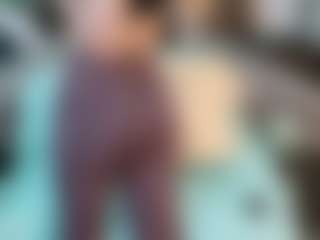 Live cam show with SaveTheBea - Curvy on AdultVida.com