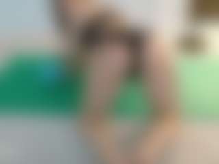 SaveTheBea's Live Sex Cam Show