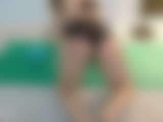SaveTheBea's Live Sex Cam Show