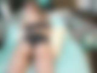SaveTheBea's Live Sex Cam Show