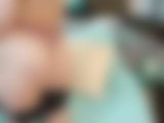 SaveTheBea's Live Sex Cam Show