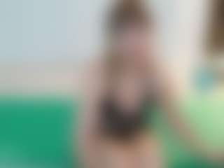 SaveTheBea's Live Sex Cam Show