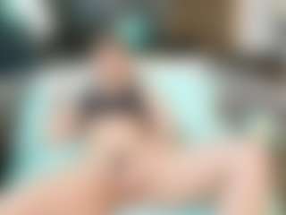 SaveTheBea's Live Sex Cam Show