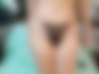 SaveTheBea's Live Sex Cam Show