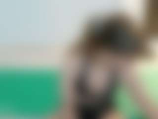 SaveTheBea's Live Sex Cam Show