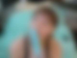 SaveTheBea's Live Sex Cam Show