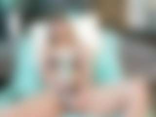 SaveTheBea's Live Sex Cam Show