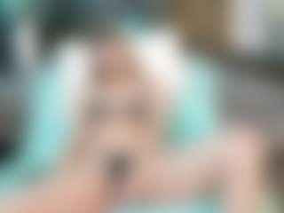 SaveTheBea's Live Sex Cam Show