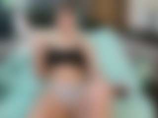 SaveTheBea's Live Sex Cam Show
