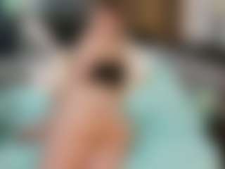SaveTheBea's Live Sex Cam Show