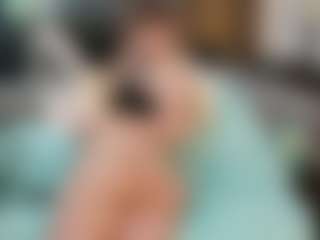 SaveTheBea's Live Sex Cam Show