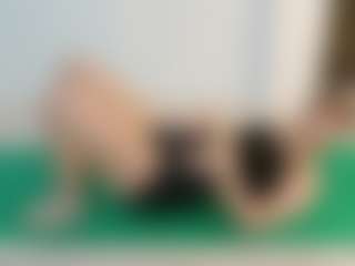 SaveTheBea's Live Sex Cam Show