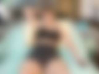 SaveTheBea's Live Sex Cam Show