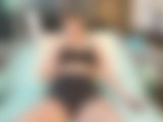 SaveTheBea's Live Sex Cam Show