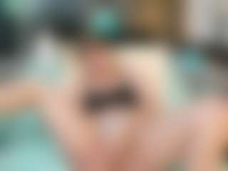 SaveTheBea's Live Sex Cam Show