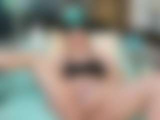 SaveTheBea's Live Sex Cam Show