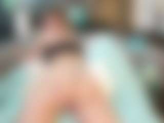 SaveTheBea's Live Sex Cam Show