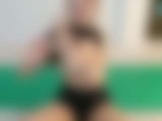 SaveTheBea's Live Sex Cam Show
