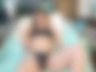 SaveTheBea's Live Sex Cam Show
