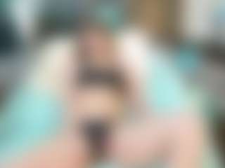 SaveTheBea's Live Sex Cam Show