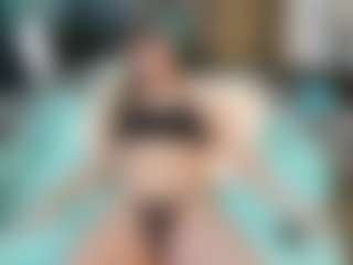 SaveTheBea's Live Sex Cam Show