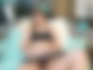 SaveTheBea's Live Sex Cam Show