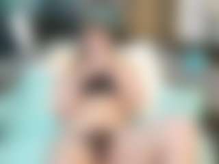 SaveTheBea's Live Sex Cam Show