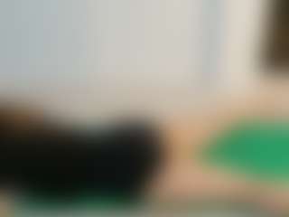 SaveTheBea's Live Sex Cam Show