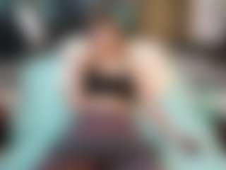 SaveTheBea's Live Sex Cam Show