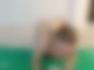 SaveTheBea's Live Sex Cam Show