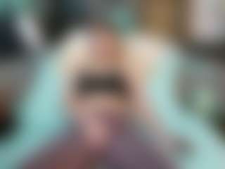 SaveTheBea's Live Sex Cam Show