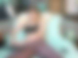 SaveTheBea's Live Sex Cam Show