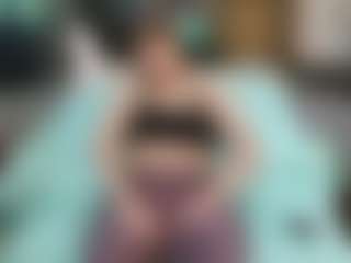 SaveTheBea's Live Sex Cam Show