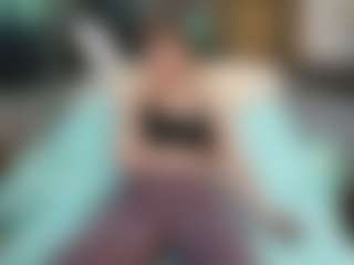 SaveTheBea's Live Sex Cam Show