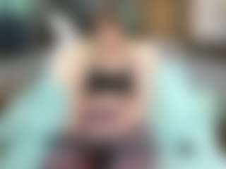 SaveTheBea's Live Sex Cam Show