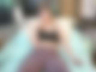 SaveTheBea's Live Sex Cam Show