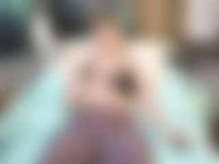 SaveTheBea's Live Sex Cam Show