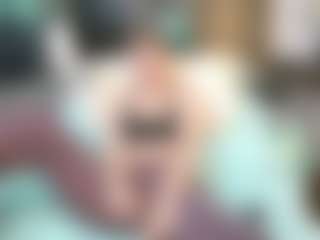 SaveTheBea's Live Sex Cam Show