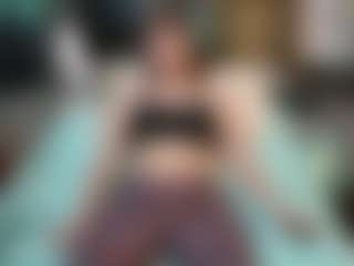 SaveTheBea's Live Sex Cam Show