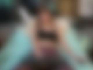 SaveTheBea's Live Sex Cam Show
